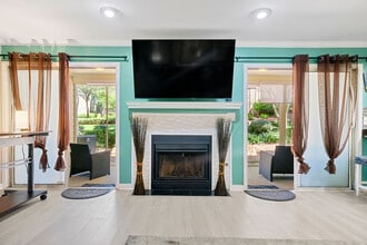 23 Doranne Ct SE, Unit 23 in Smyrna, GA - Foto de edificio - Building Photo