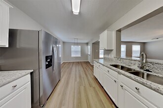 4818 Twisting Rd in Houston, TX - Building Photo - Building Photo