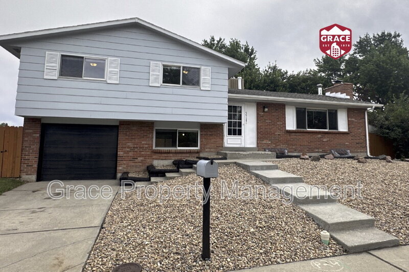 9954 W Maryland Dr in Lakewood, CO - Building Photo