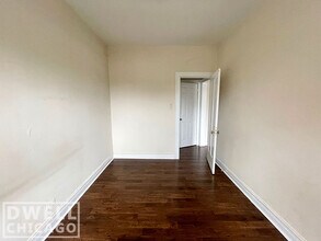 6912 N Lakewood Ave, Unit 1 in Chicago, IL - Building Photo - Building Photo