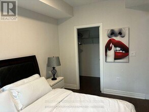 8 The Esplanade in Toronto, ON - Building Photo - Building Photo