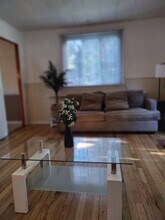 2404 Saunders Station Rd in Monroeville, PA - Building Photo - Building Photo