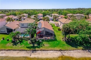 1638 Triangle Palm Terrace in Naples, FL - Building Photo