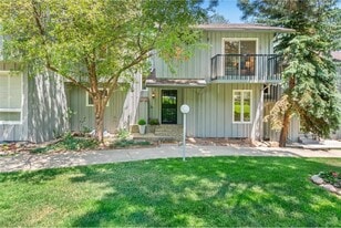 2308 Hearth Dr in Evergreen, CO - Building Photo