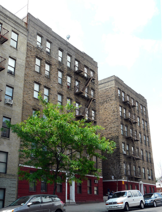 1584 E 172nd St in Bronx, NY - Foto de edificio