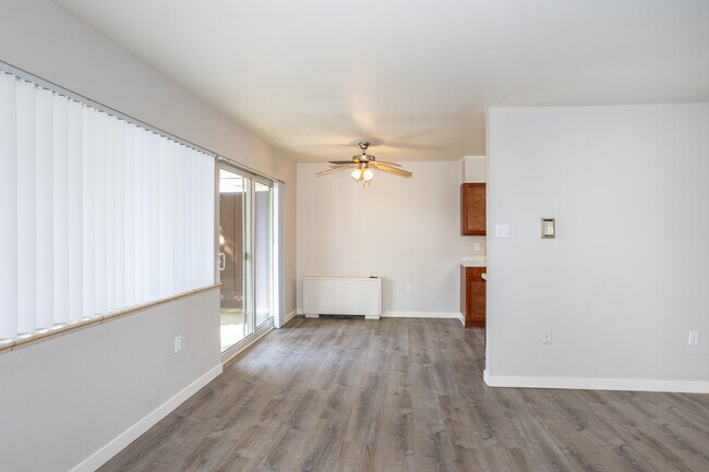 Boulevard Park Apartments in Denver, CO - Building Photo - Interior Photo