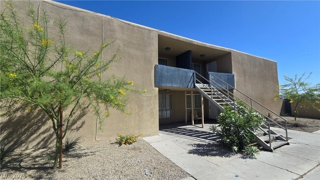 property at 716 N 11th St