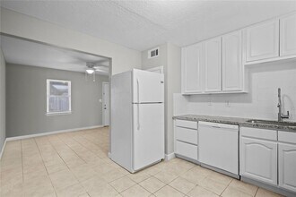 918 Winnie St in Galveston, TX - Building Photo - Building Photo