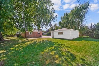 6404 W 85th Pl in Burbank, IL - Building Photo - Building Photo