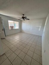 3325 Bee Ridge Rd in Sarasota, FL - Building Photo - Building Photo