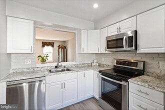 18930 Birdseye Dr in Germantown, MD - Building Photo - Building Photo