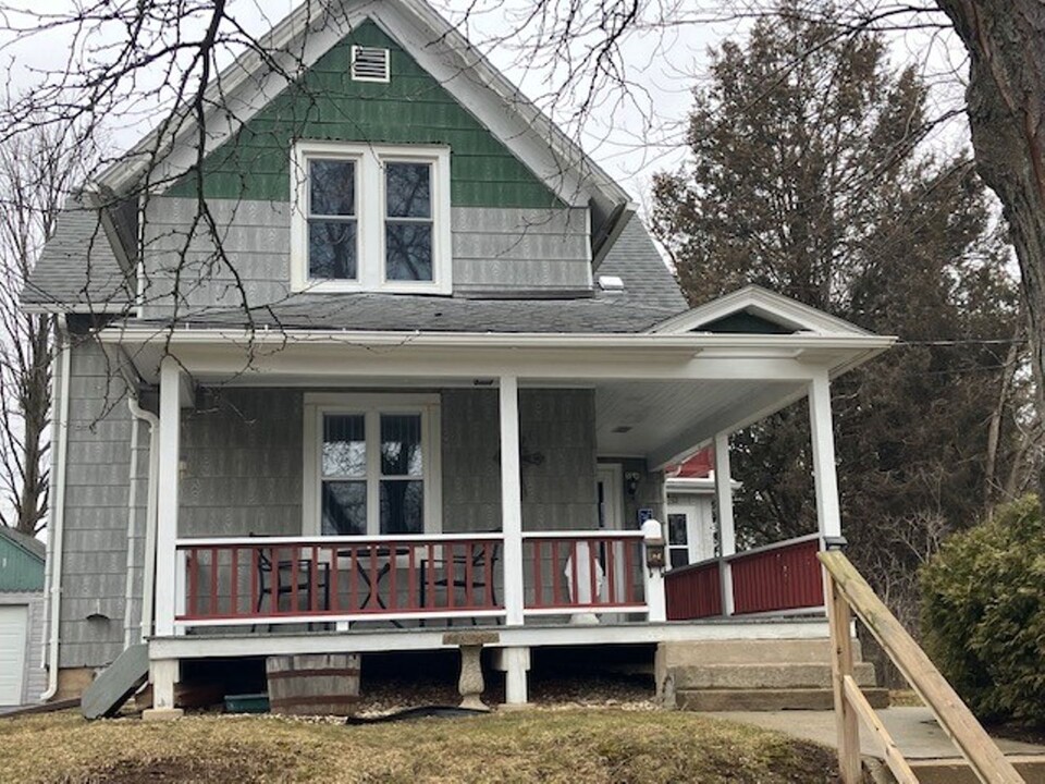 504 Storle Ave in Burlington, WI - Building Photo