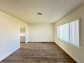 1612 Dale St in Bakersfield, CA - Building Photo - Building Photo