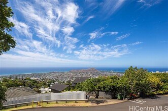 5112 Maunalani Cir in Honolulu, HI - Building Photo - Building Photo