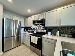 2575 S Syracuse Way in Denver, CO - Building Photo - Building Photo