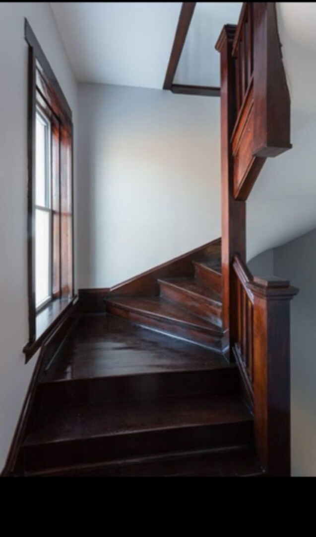 2321 W Fullerton Ave in Chicago, IL - Building Photo - Building Photo