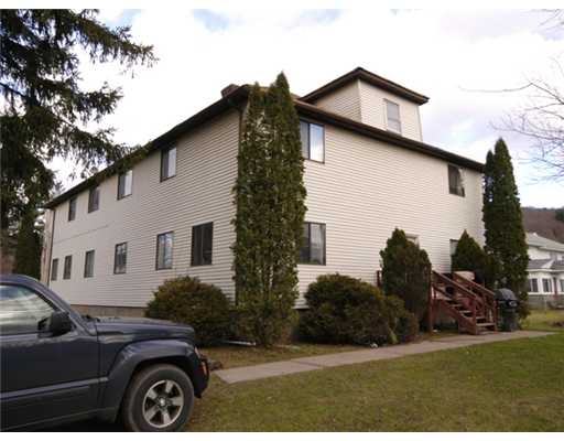 23 Pearl St in Livingston Manor, NY - Building Photo