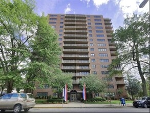 The Towers at Passaic Park in Passaic, NJ - Foto de edificio - Building Photo