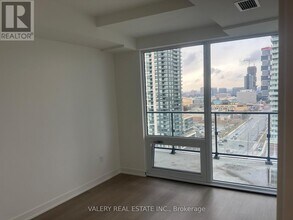 448 Burnhamthorpe Rd W in Mississauga, ON - Building Photo - Building Photo