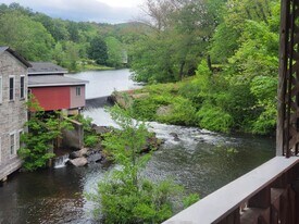 18 Main St in Ashland, NH - Building Photo