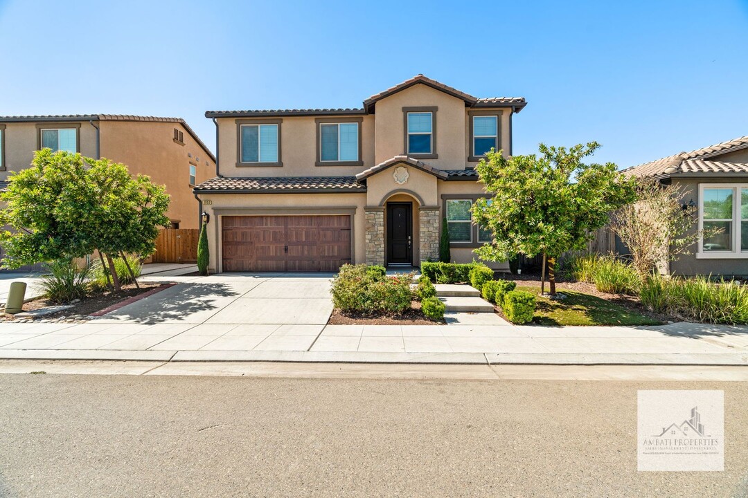 1857 E Via Bella Ave in Fresno, CA - Foto de edificio