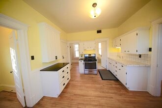 1334 Monroe St NE, Unit 2 in Minneapolis, MN - Building Photo - Building Photo