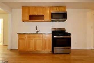 16 N 5th St, Unit 2 in Newark, NJ - Building Photo - Building Photo