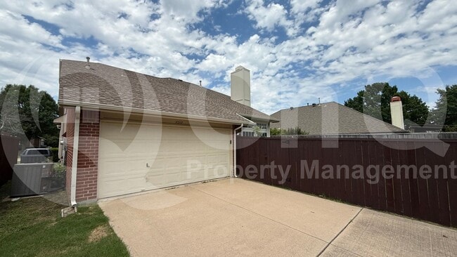 property at 11317 Oxford Pl
