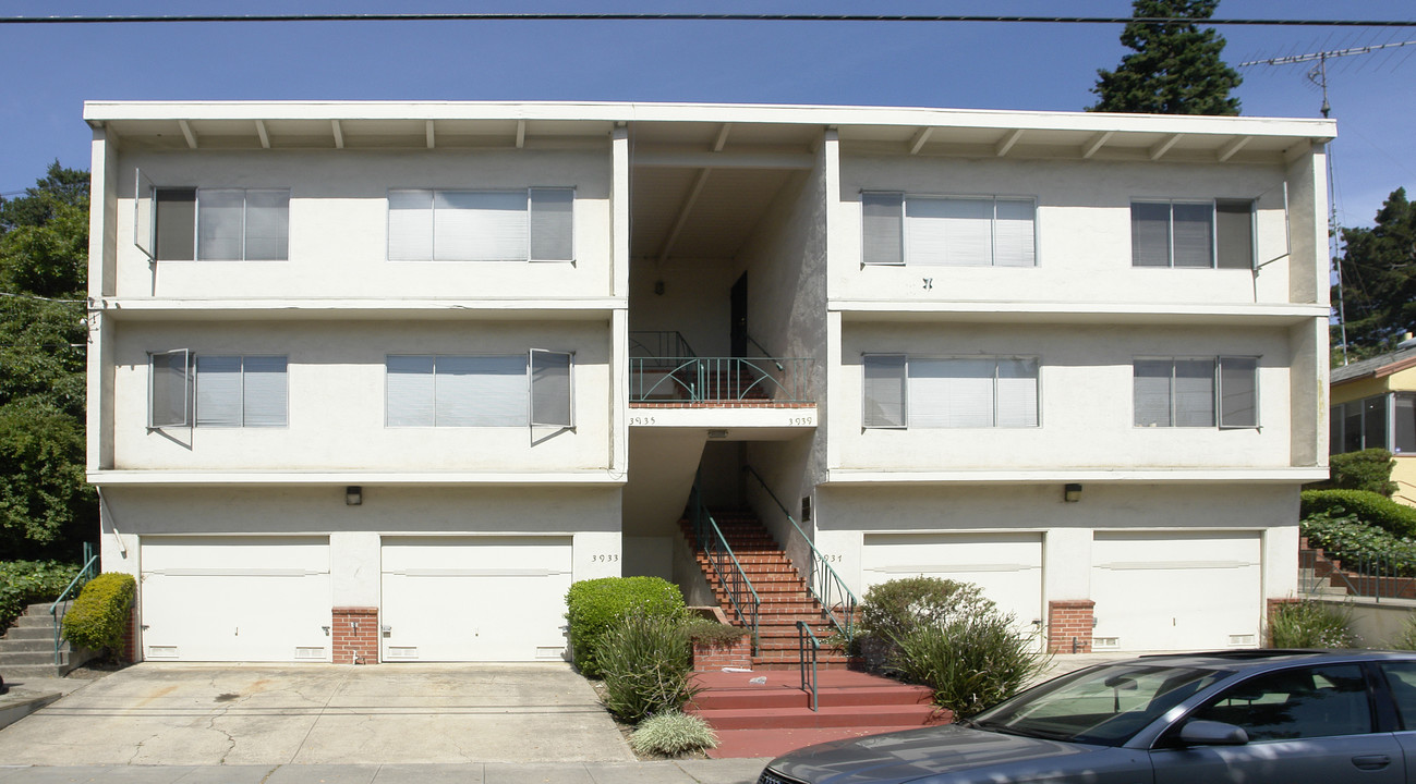 3931-3939 Canon Ave in Oakland, CA - Building Photo