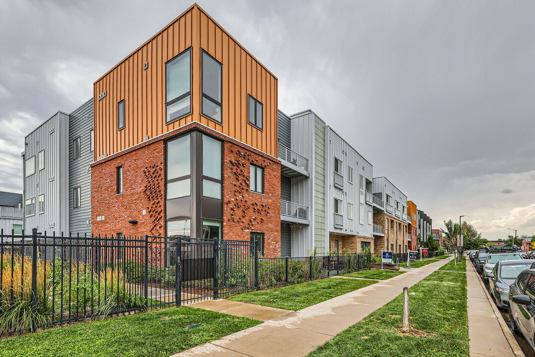 2525 Arapahoe St in Denver, CO - Building Photo