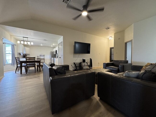 806 James Loop in Killeen, TX - Building Photo - Building Photo