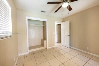 131 NW 57th St in Oakland Park, FL - Building Photo - Building Photo