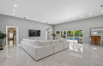 7101 W Lake Dr in West Palm Beach, FL - Building Photo - Building Photo