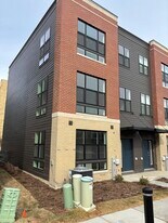 369 Summit Cir in Lombard, IL - Building Photo