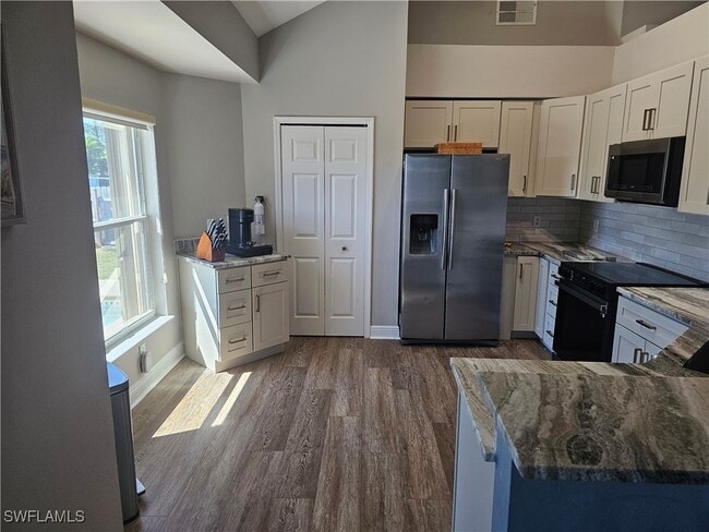 property at 700 SW 18th Terrace