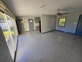 5005 Stolls Ave in Tampa, FL - Building Photo - Building Photo