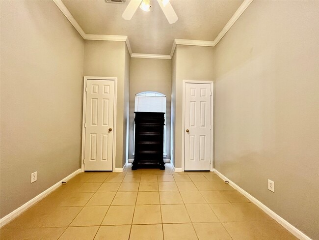 property at 2710 Grants Lake Blvd