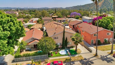 4122 Sequoia St in Los Angeles, CA - Foto de edificio - Building Photo