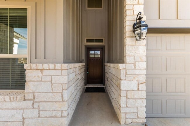 2812 Sebring Cir in Austin, TX - Building Photo - Building Photo
