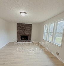 105 Woodbine Dr in Carrollton, GA - Building Photo - Building Photo