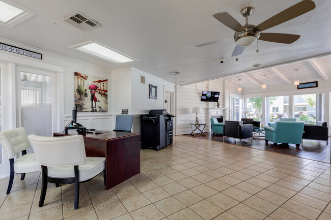 Terraza West Apartments in Houston, TX - Building Photo - Interior Photo