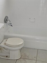 820 SW 29th St, Unit C in Fort Lauderdale, FL - Building Photo - Building Photo