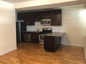 1316 N Wood St, Unit A in Chicago, IL - Building Photo