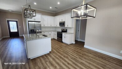 1104 Osprey Dr in Midland, TX - Building Photo - Building Photo