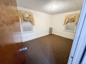 109-35 96th St in Queens, NY - Foto de edificio - Building Photo