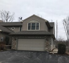 606 Oakwood Ave in State College, PA - Building Photo