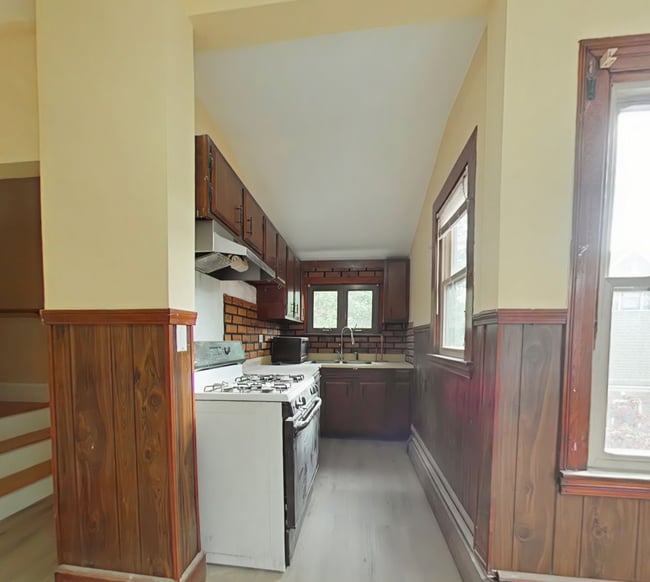 22 Grand View Ave, Unit 2 in Somerville, MA - Building Photo - Building Photo