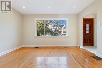 377 Horsham Ave in Toronto, ON - Building Photo - Building Photo