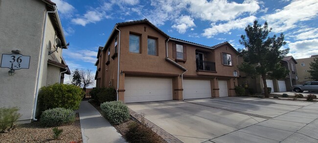 40 Hudson Canyon St in Henderson, NV - Building Photo - Building Photo