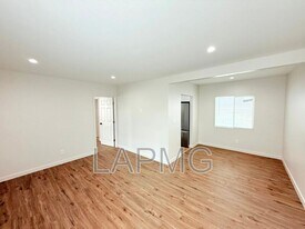 2304 N Frederic St in Burbank, CA - Building Photo